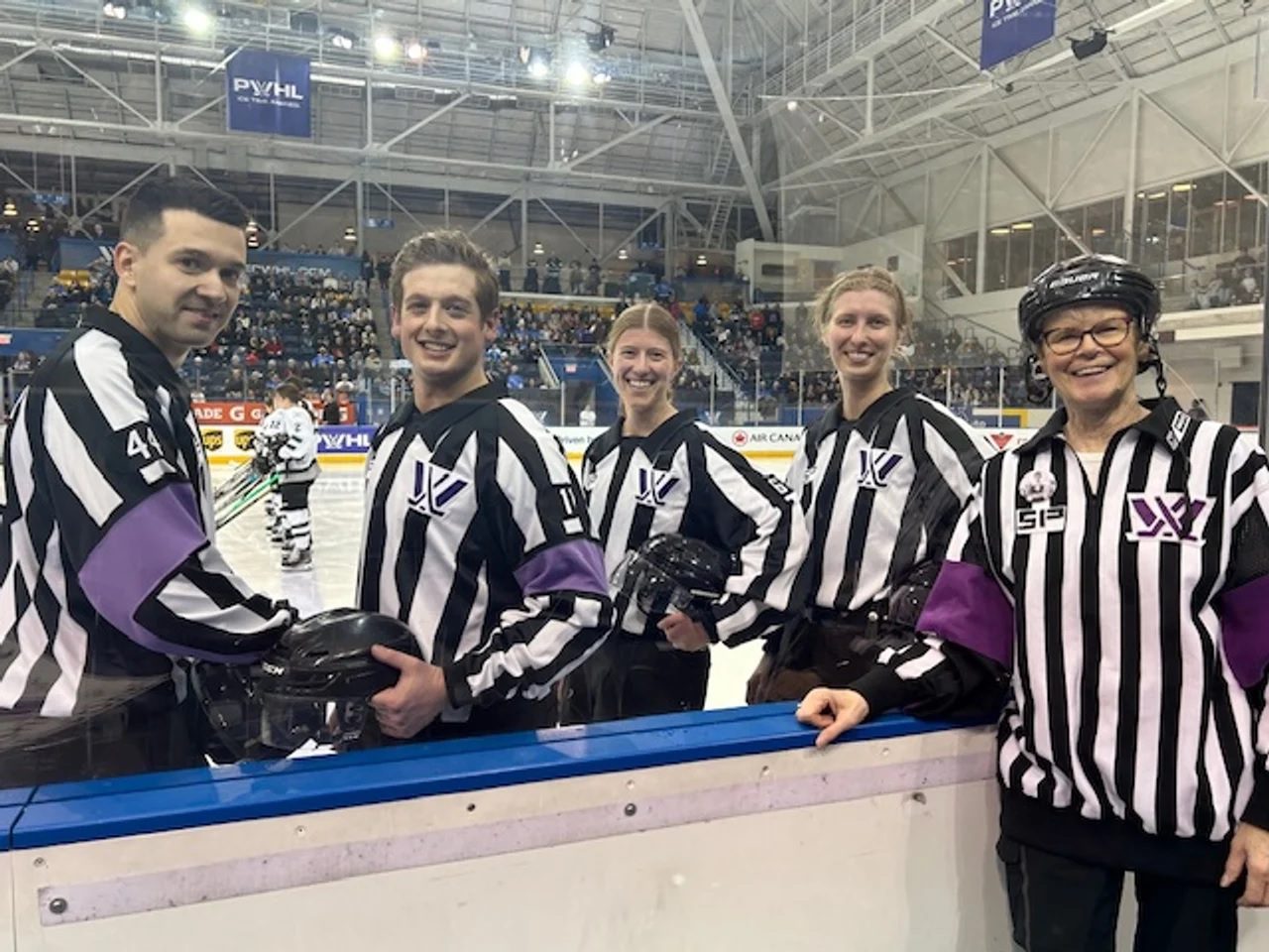 Image obtained from: https://torontolife.com/city/pwhl-superfan-debbie-harrison-hockey-womens-league/